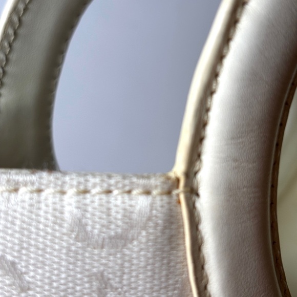 Celine Vintage Cream Macadam Tote with Circular Handle - Picture 5 of 10